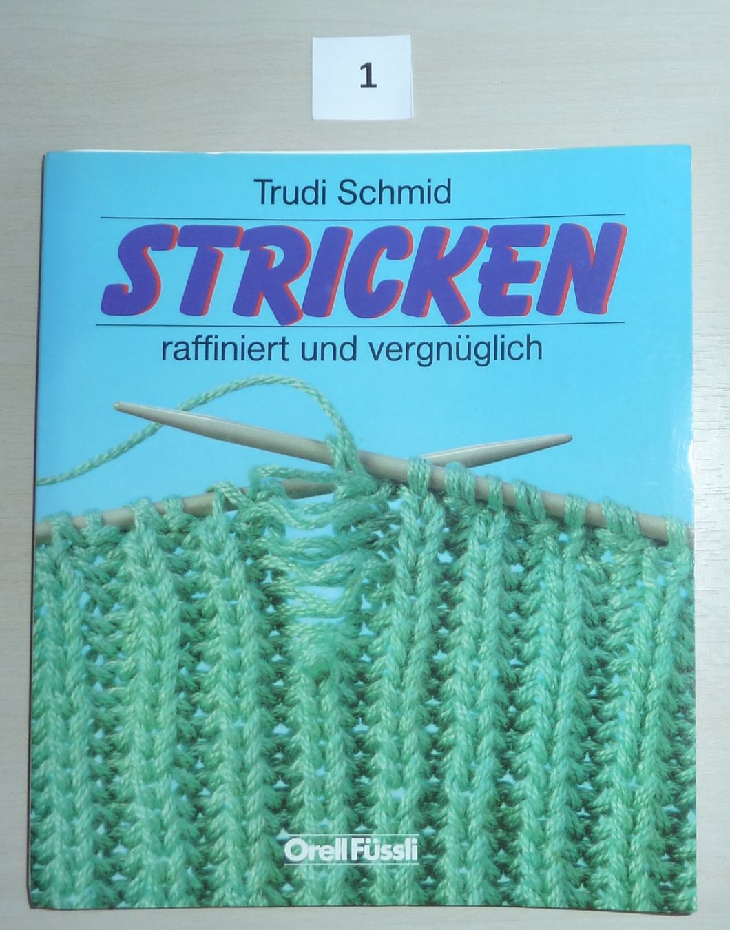 Revues & Magazines: Stickbucher - 3 Bücher im Einzelverkauft – D'occasion à Siebnen par Ra-la-ra-ol 1