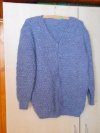 Schöne- Woll-Strickjacke HANDARBEIT Gr 42-46