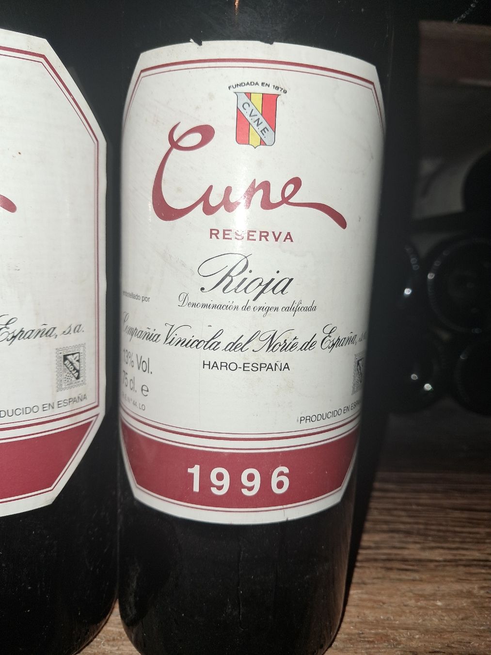 Rioja Vino: Lot de 2 Cune Reserva rioja 1996  – Nuovo e nell'imballaggio originale da Le locle venduto da juliensaran 1