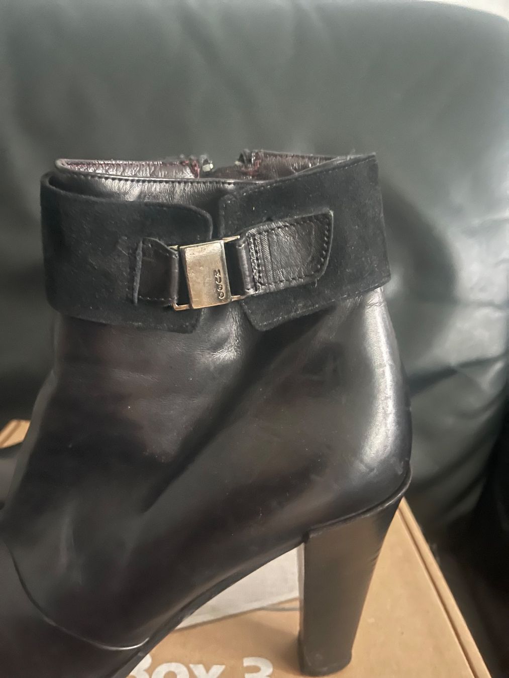 Scarpe da donna: Hugo stiefeln – Usato da Hinterkappelen venduto da lid_9h7j 4