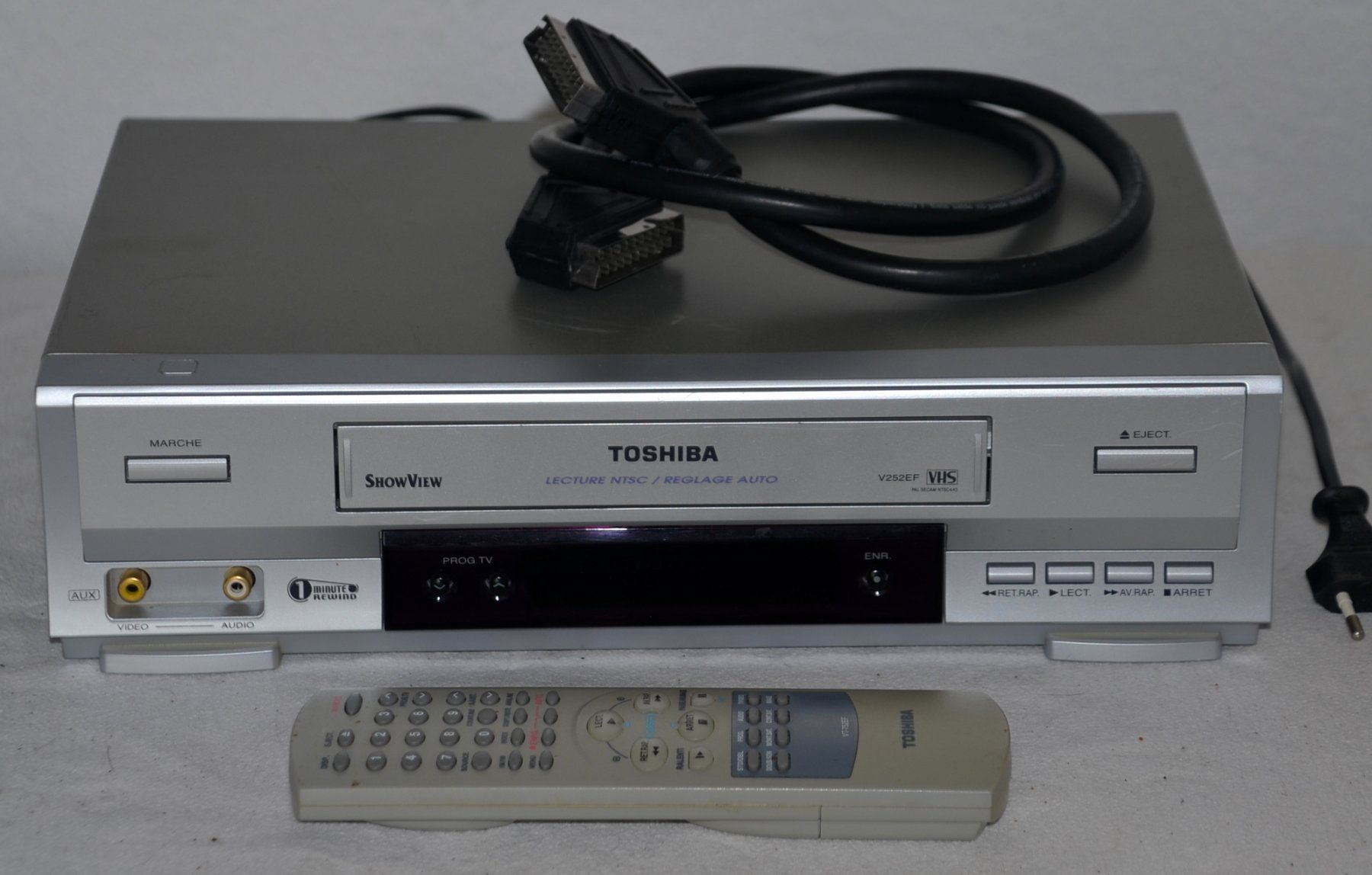 Toshiba Registratori: Videorecorder VHS  Toshiba V-252EF magnétoscope – Usato da Collonges venduto da arashee 1