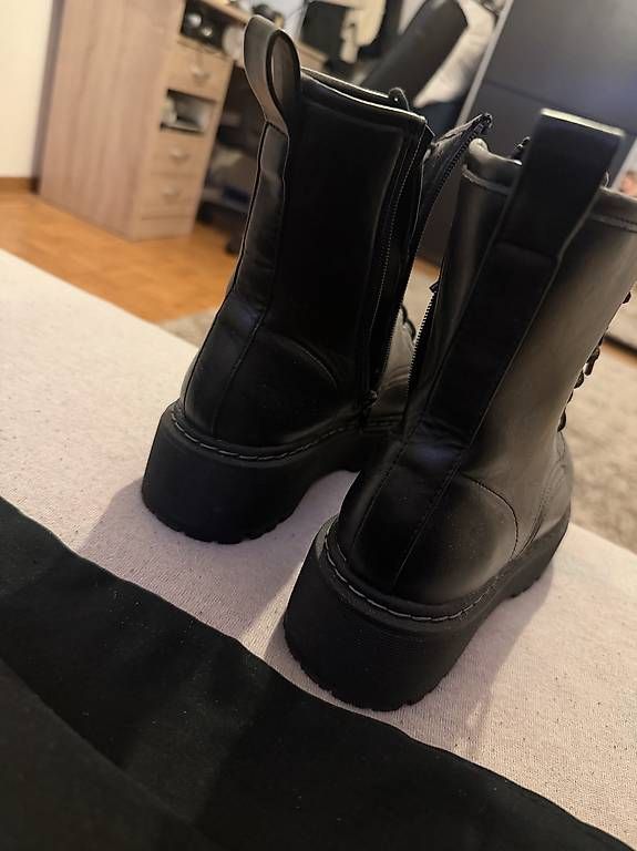 Scarpe da donna: Stiefel neu  – Usato da Fribourg venduto da qen_sj87 1
