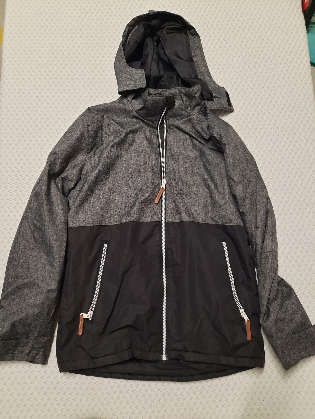 H&M Giacche & Cappotti: Winterjacke H&M Gr. 170 – Usato da Rothrist venduto da Ellie