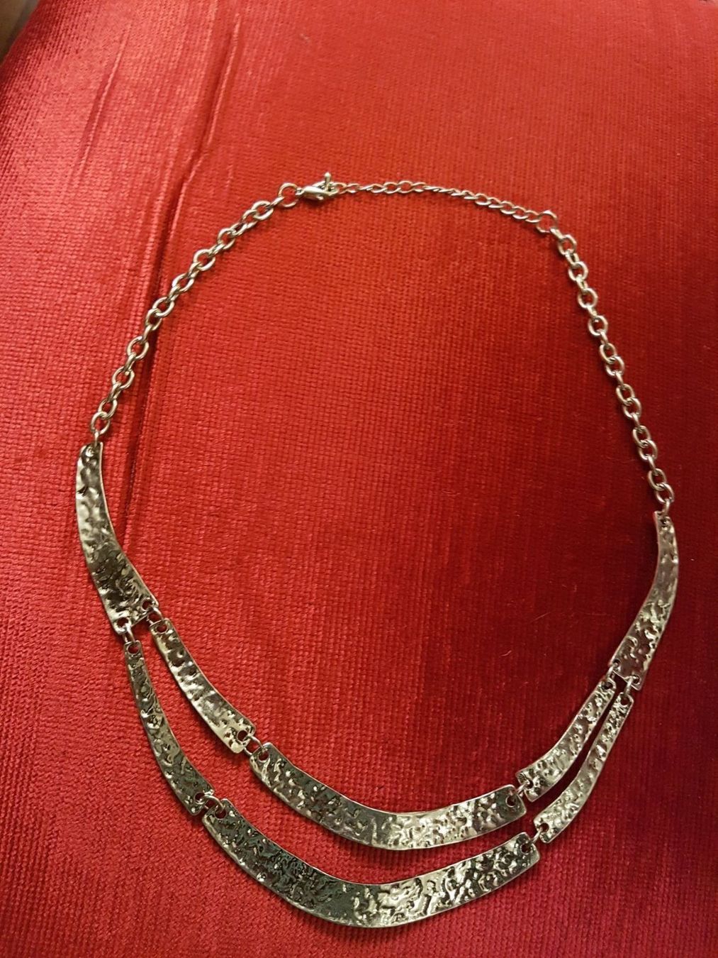 Catenine: Kette mit langen geschl. Metallplättchen – Usato da Ettingen venduto da Maranathatalitha 4