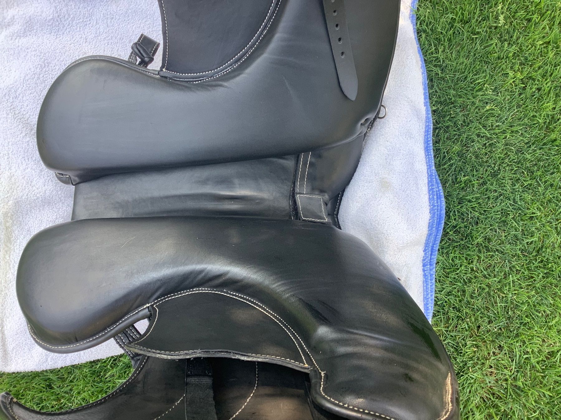 Selles, accessoires: Signum Mercedes Massattel – D'occasion à Rüegsau par esbruso 3