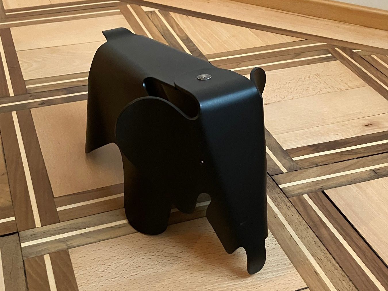 Vitra Tabourets: Vitra - Elephant Eames small - schwarz - neuwertig – D'occasion à St. Gallen par eva_2sc2