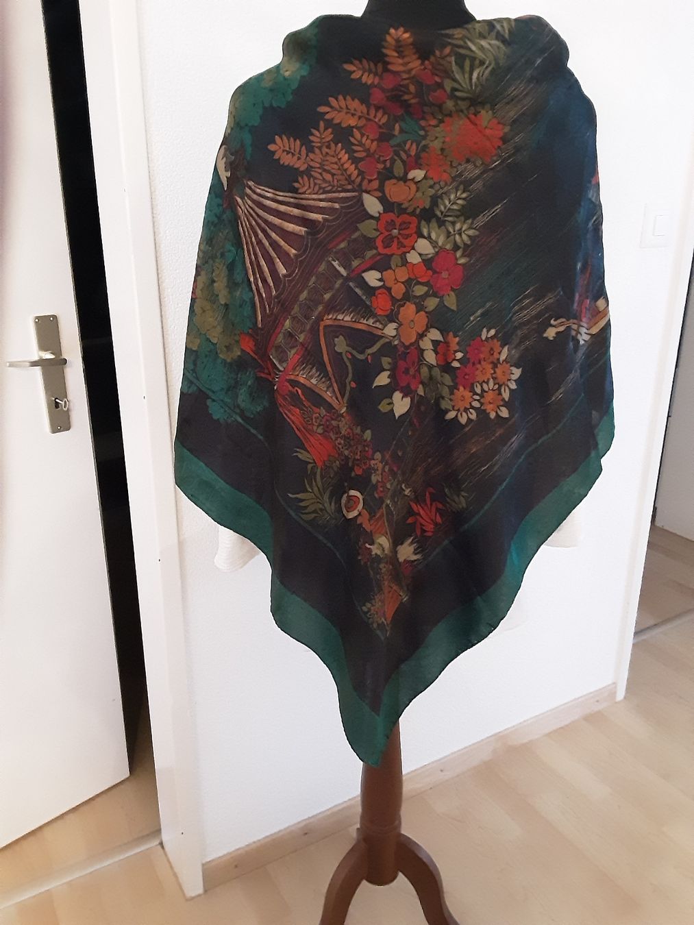 Foulard & Sciarpe: trachten tuch 120 Mal 120 – Nuovo e nell'imballaggio originale da wolfhalden venduto da 46464646