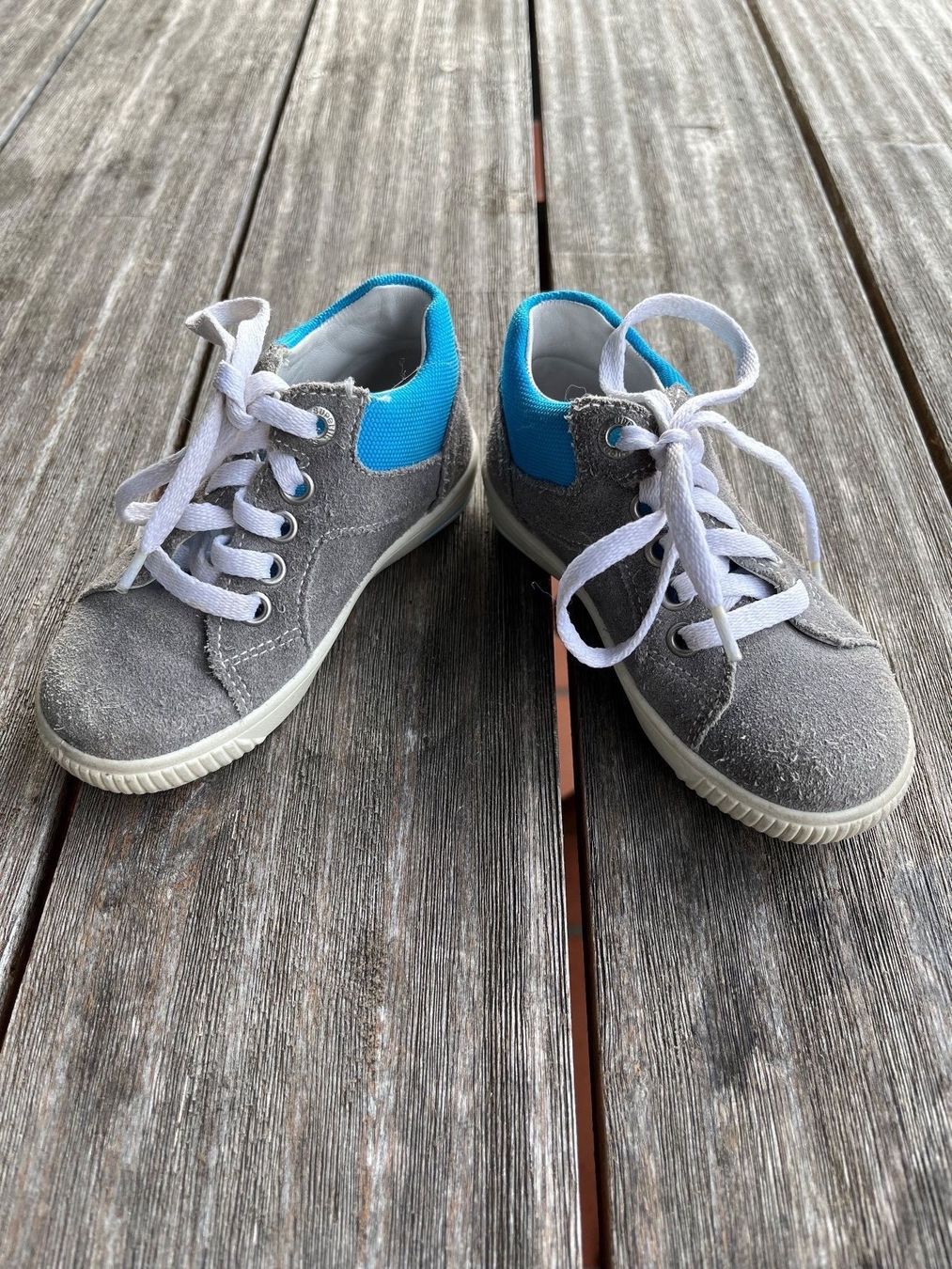 Superfit Schuhe für Jungen: Superfit Sneaker Leder grau – Gebraucht aus Buckten von S.Bachmann83 1