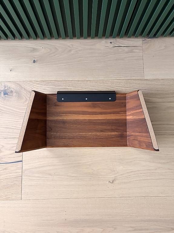 Racks & Cavalletti: Laptop Ständer Walnuss Holz – Usato da Solothurn venduto da Juliasju 2