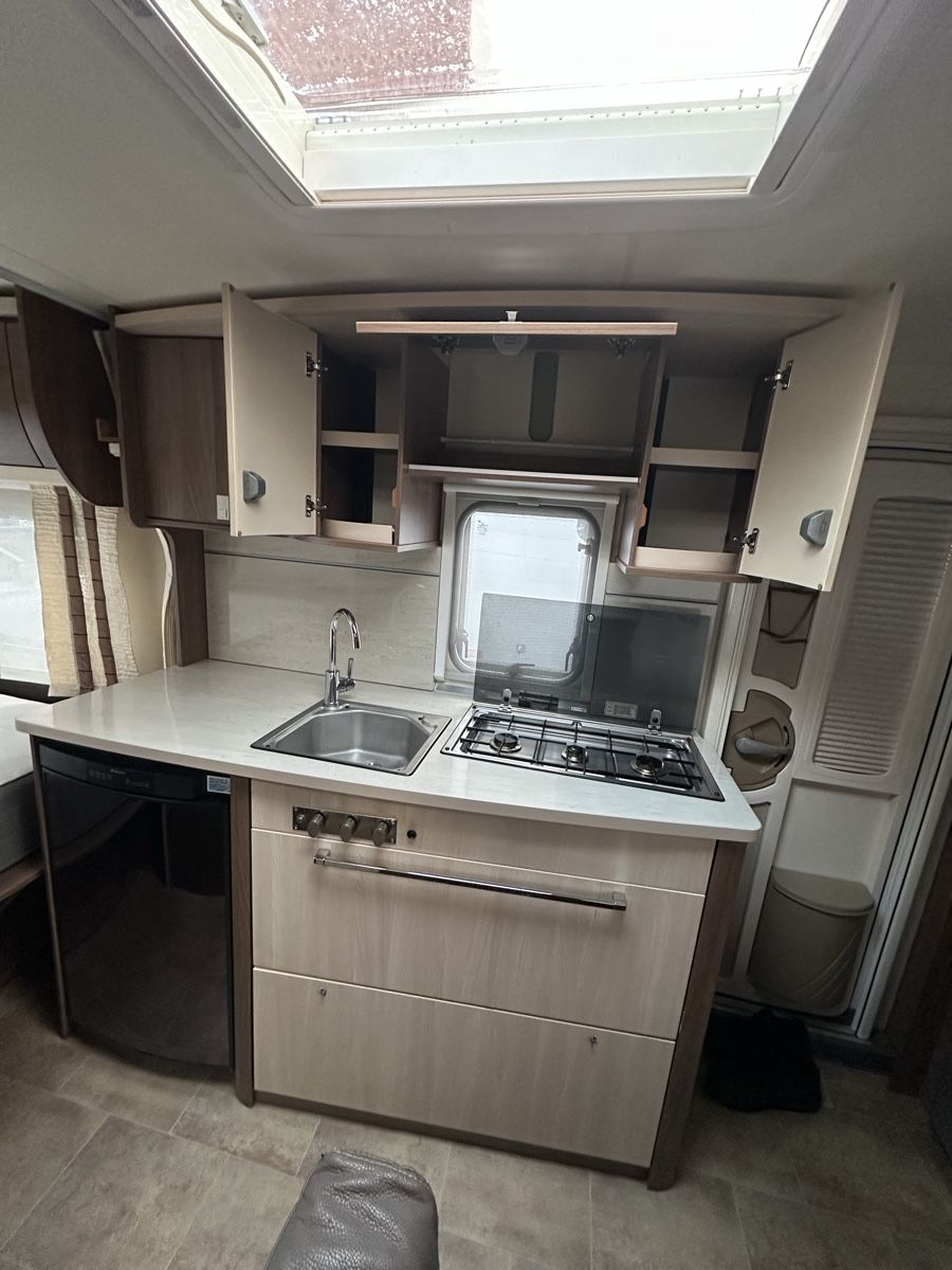 Rimorchi: Wohnwagen Büerstner averso top 430 ts – Usato da Balzers venduto da Anto.93 9