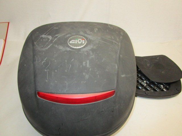 Givi Topcase: Givi Top Case mit Halterung – Usato da Trimmis venduto da hajaho 1