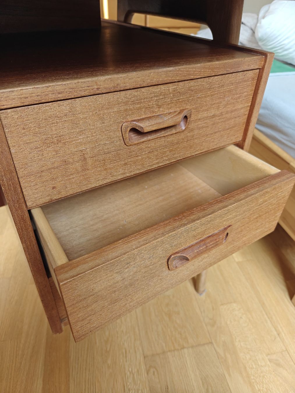 Schreibtische: German-Made Teak Desk – Gebraucht aus Zürich von Maa_b2bx 8