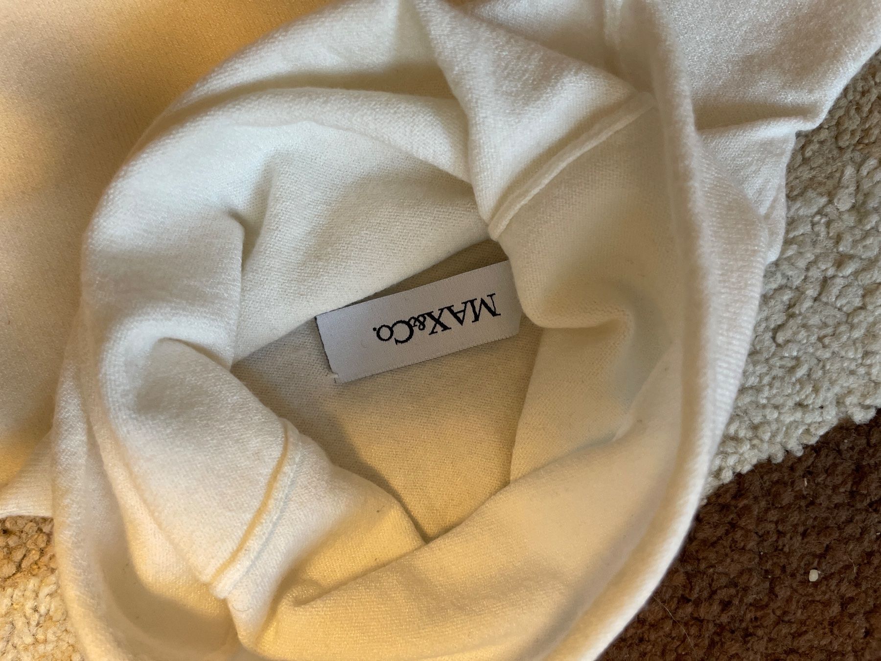 Max Mara Maglioni & Felpe: Damen Pullover Max Mara Creme Gr. M – Usato da Birsfelden venduto da Nic21 2