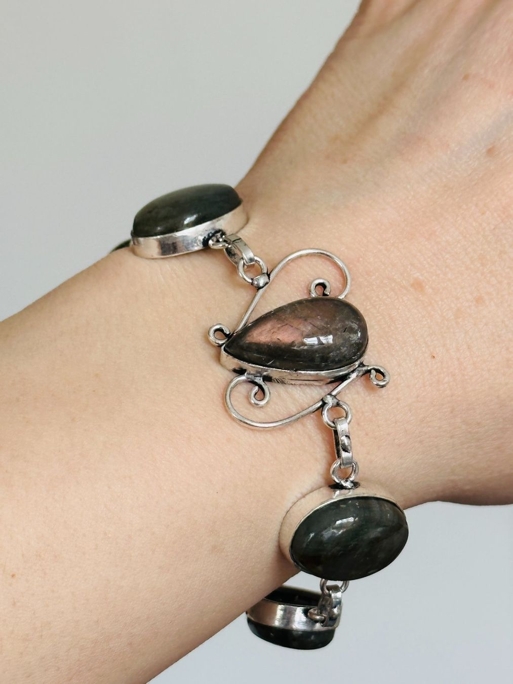 Bracciali & Braccialetti: Labradorite Gemstone Bracelet 7-8" – Nuovo e nell'imballaggio originale da Genève venduto da AGBERG 1