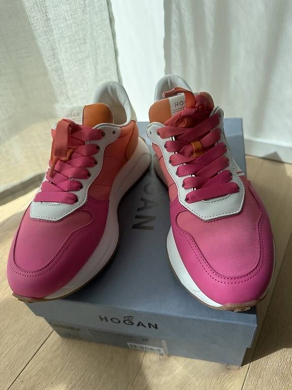 Scarpe da donna: Hogan brandneue Turnschuhe – Usato da Zürich venduto da YanaZam 1