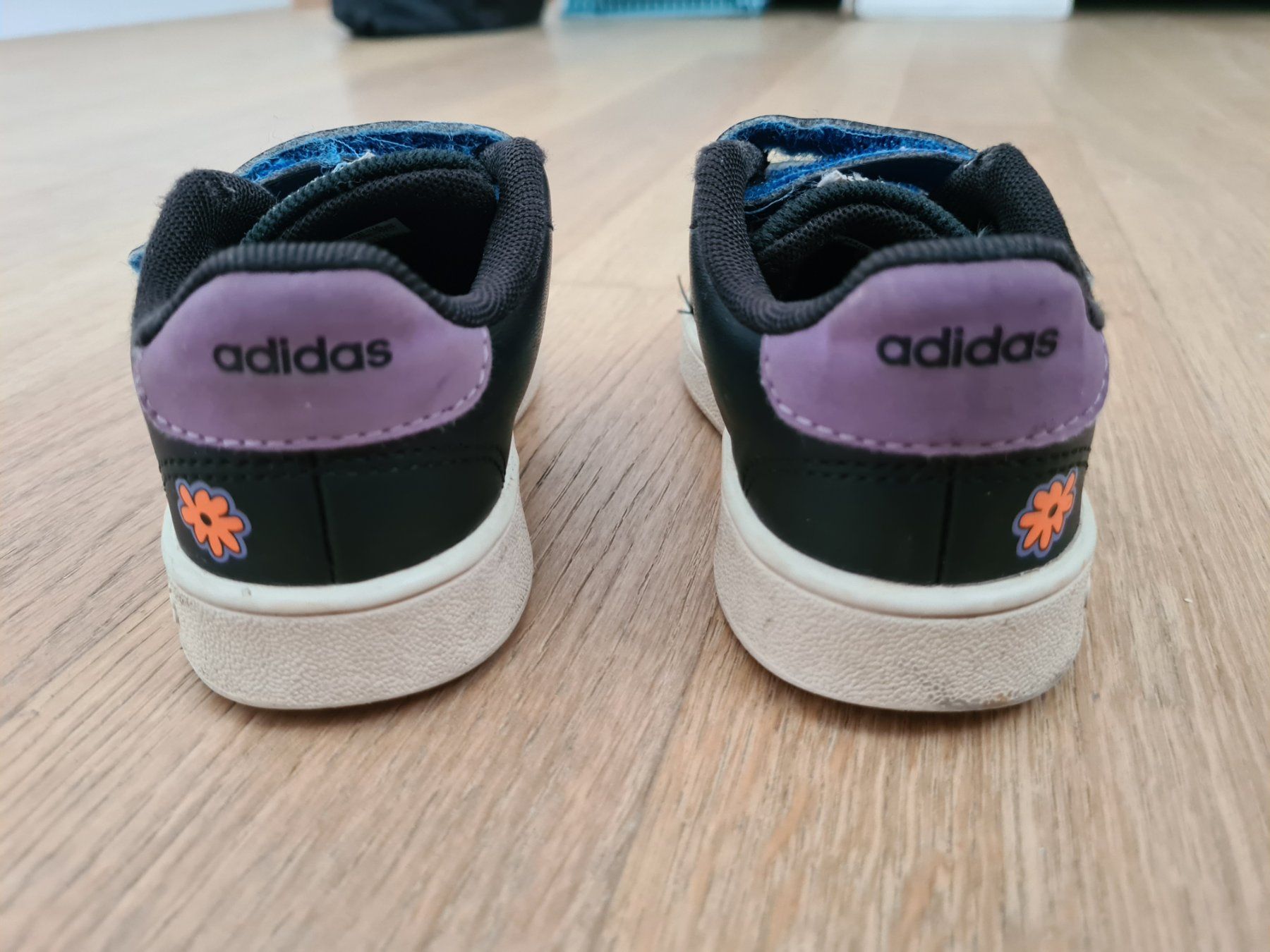 Adidas Scarpe per ragazzi: Baskets Adidas noires pointure 26 – Usato da Carouge GE venduto da Gasco 4