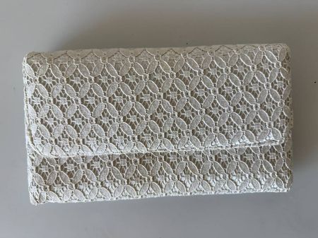 Pochette soirée dentelle ivoire  chaîne argentée