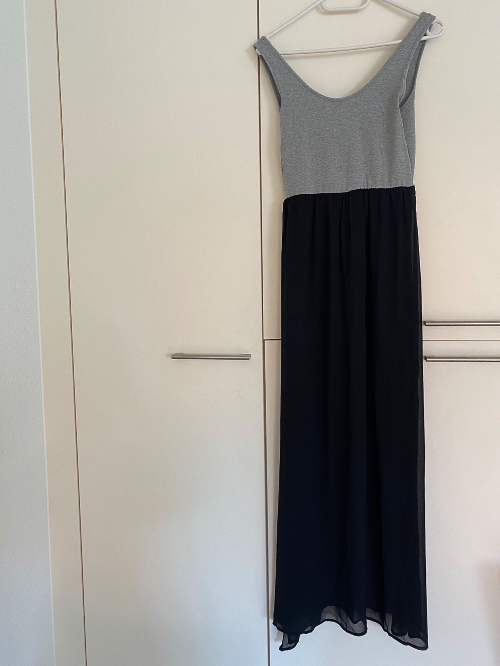 H&M Robes: Kleid H&M schwarz grau 36 NEU – Neuf (Voir description) à Oberglatt ZH par jul_nhy7