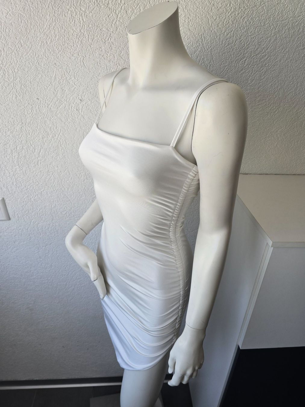 Robes: Robe asymétrique Taille -XS – Neuf (Voir description) à Les Verrières par kitel79 5