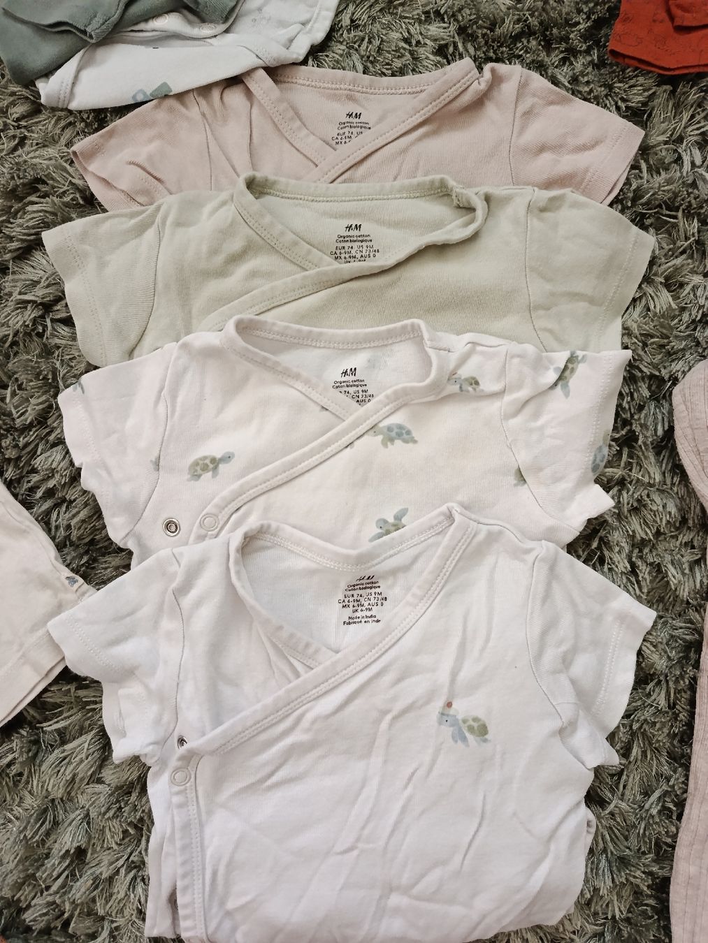 Lotti & Set di vestiti: Baby Kleiderpaket. Oberteile – Usato da Naters venduto da oks_6rfv 3
