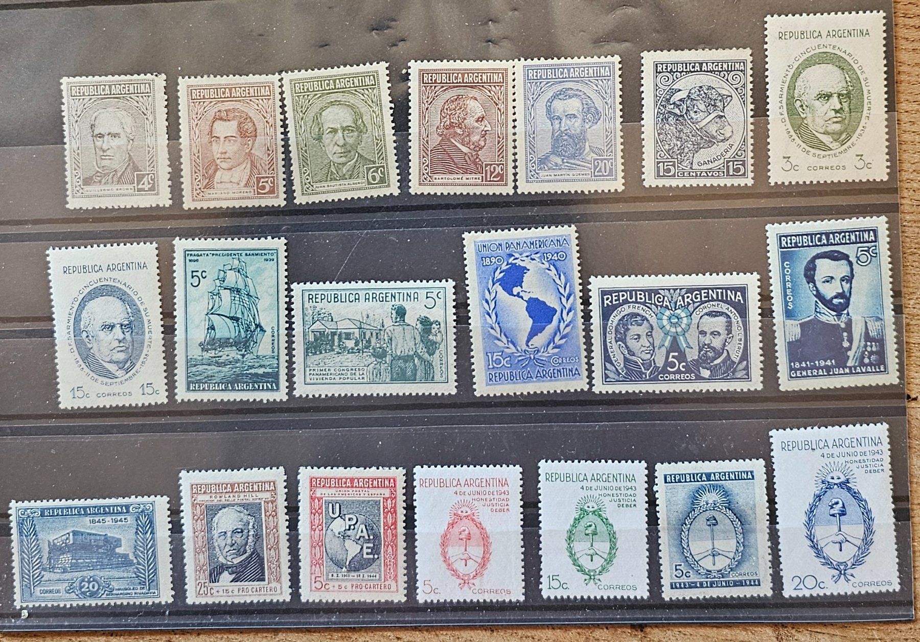 Alle Briefmarken: Argentinien- alte postfrische  ** Marken – Neu (gemäss Beschreibung) aus Les Valettes von Nuba1