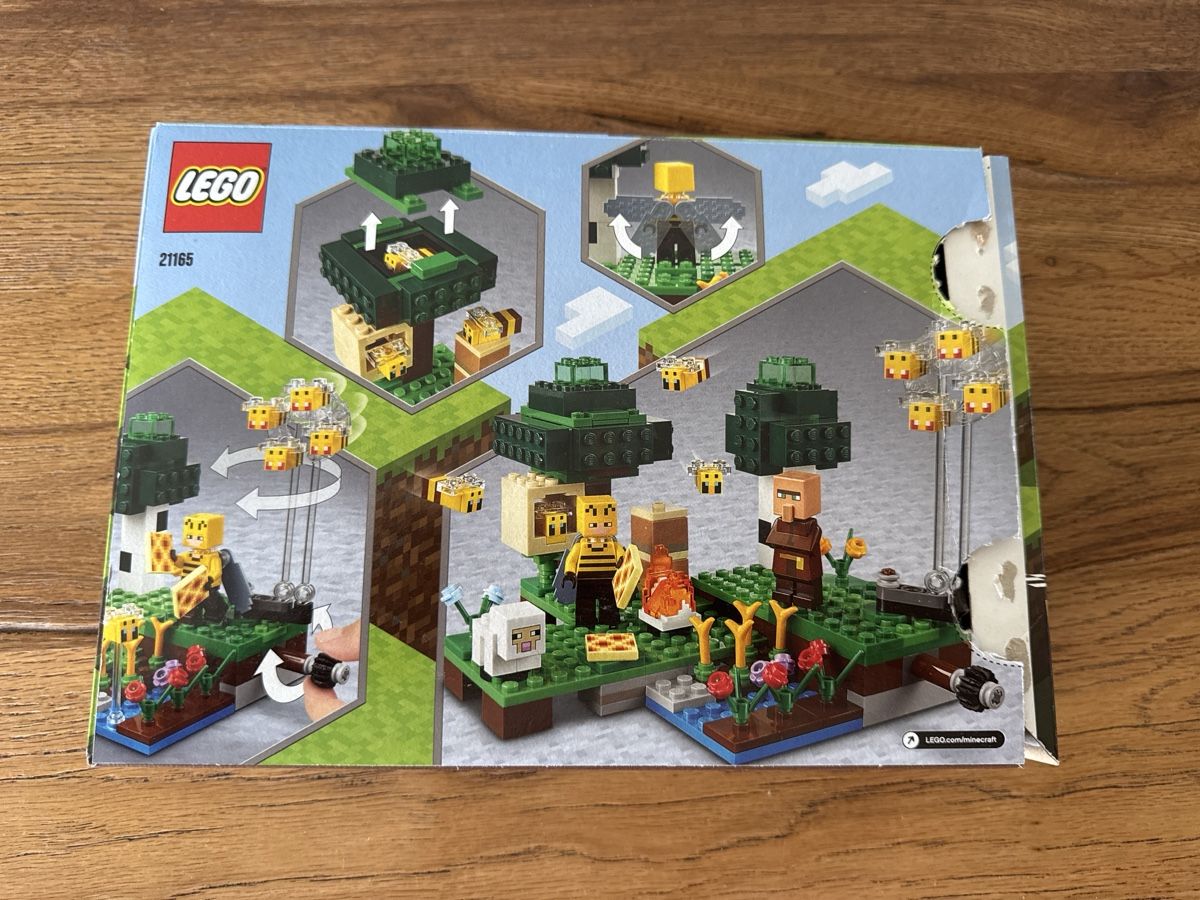 Lego Baukästen: LEGO Minecraft The Bee Farm 21165  – Gebraucht aus Lenzburg von eyworld 1