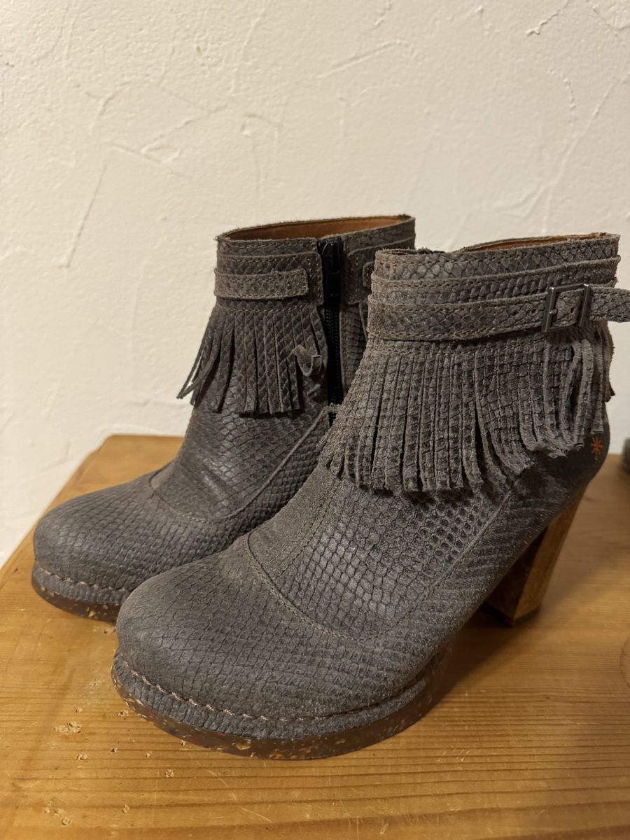 Art Scarpe da donna: * art Stiefeletten mit Fransen, Gr. 38, neuw. – Nuovo (secondo la descrizione) da Feldbrunnen venduto da Sunneschin