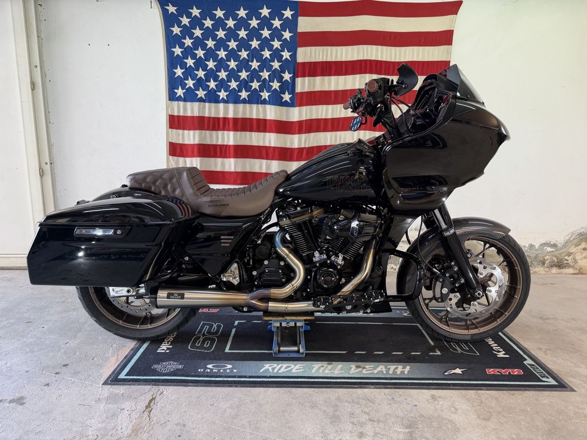 Harley-Davidson Touring: Harley-Davidson Road Glide ST 117 Performance Bagger – Usato da Produit (Leytron) venduto da chr_kf8l