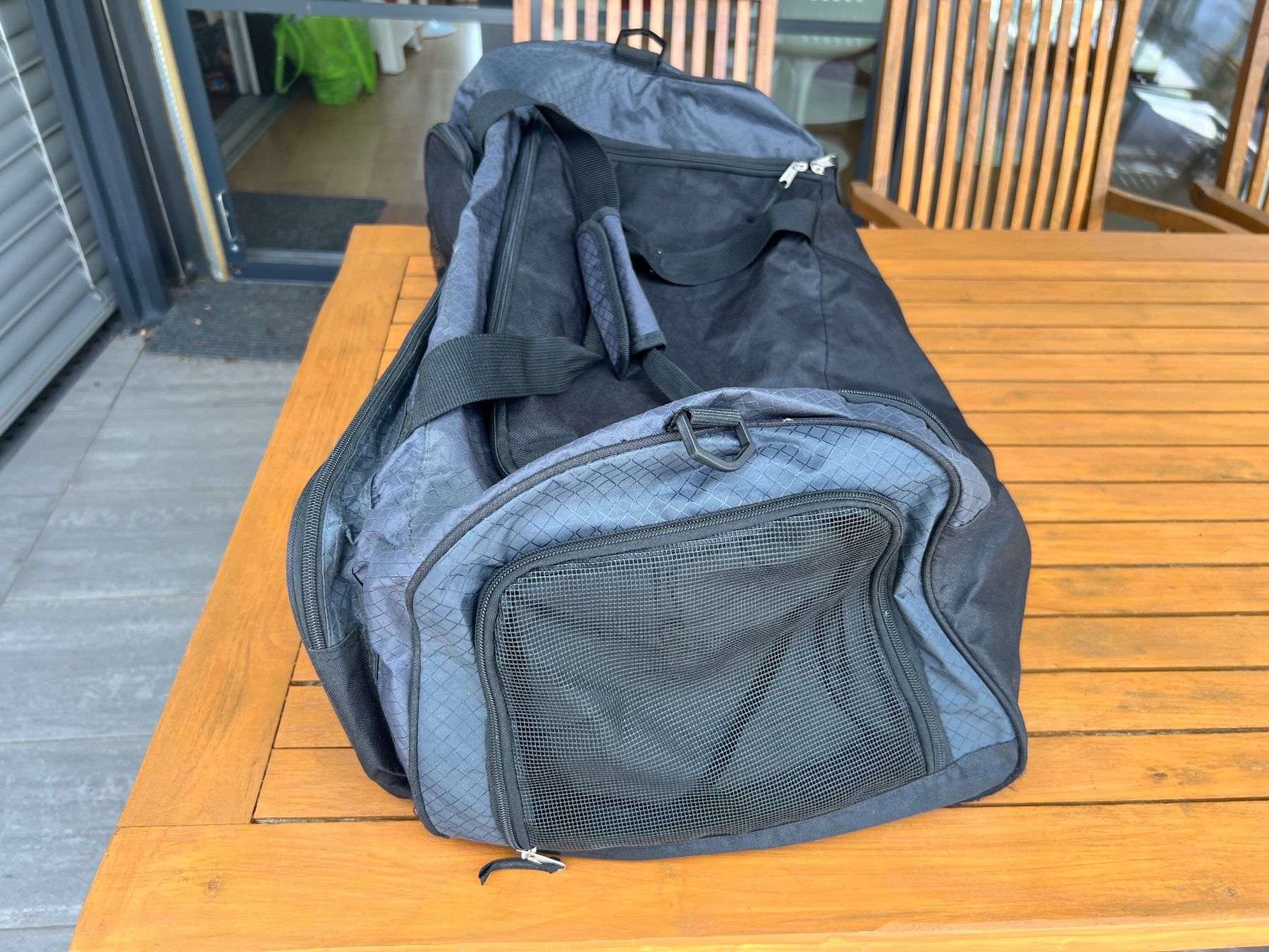 Taschen: Sport-/ Tennis-/ Reisetasche – Gebraucht aus Bottmingen von dan_dv62 2