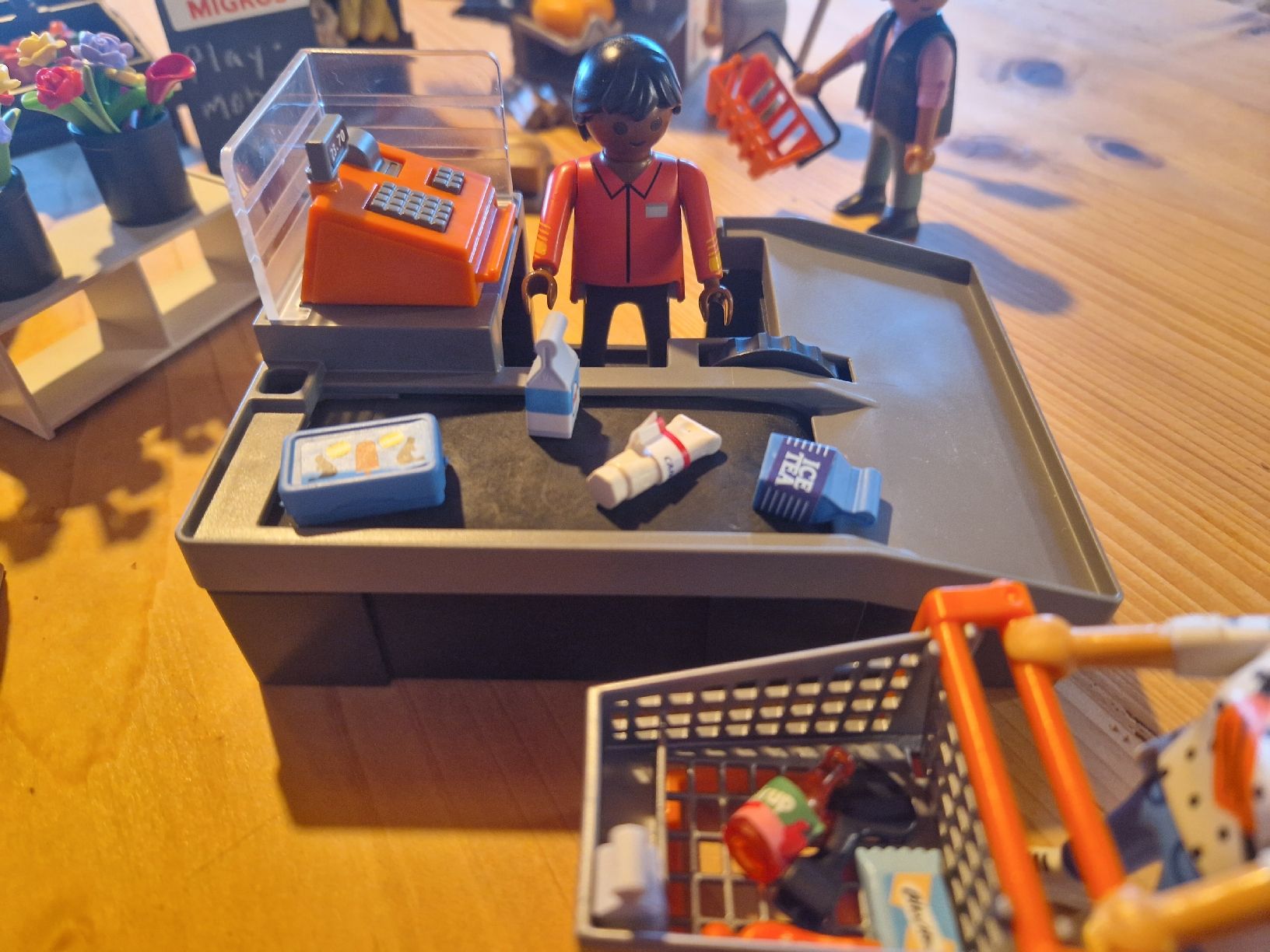 Playmobil Spielzeuge: Vier Migros Playmobil Sets 2024 – Gebraucht aus Ramlinsburg von Jamsidedown 4