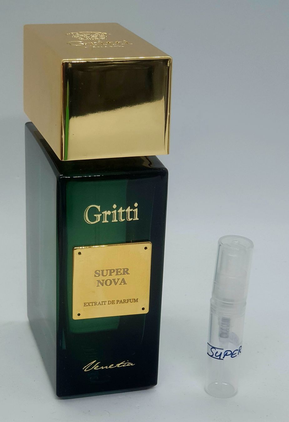 Profumi & Eau de Toilette: 2 ml SUPER NOVA GRITTI 2024 EXTRAIT ABFÜLLUNG – Nuovo (secondo la descrizione) da St. Gallen venduto da CaliSunshine