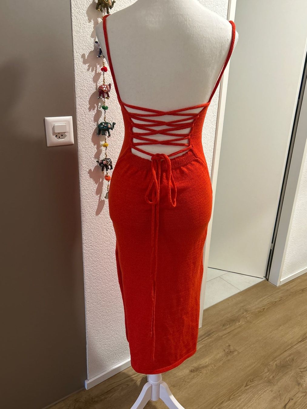 Vestiti: Strickkleid maxi mit Spaghettiträgern rot Grösse M – Usato da Brunnen venduto da Nala2929 7