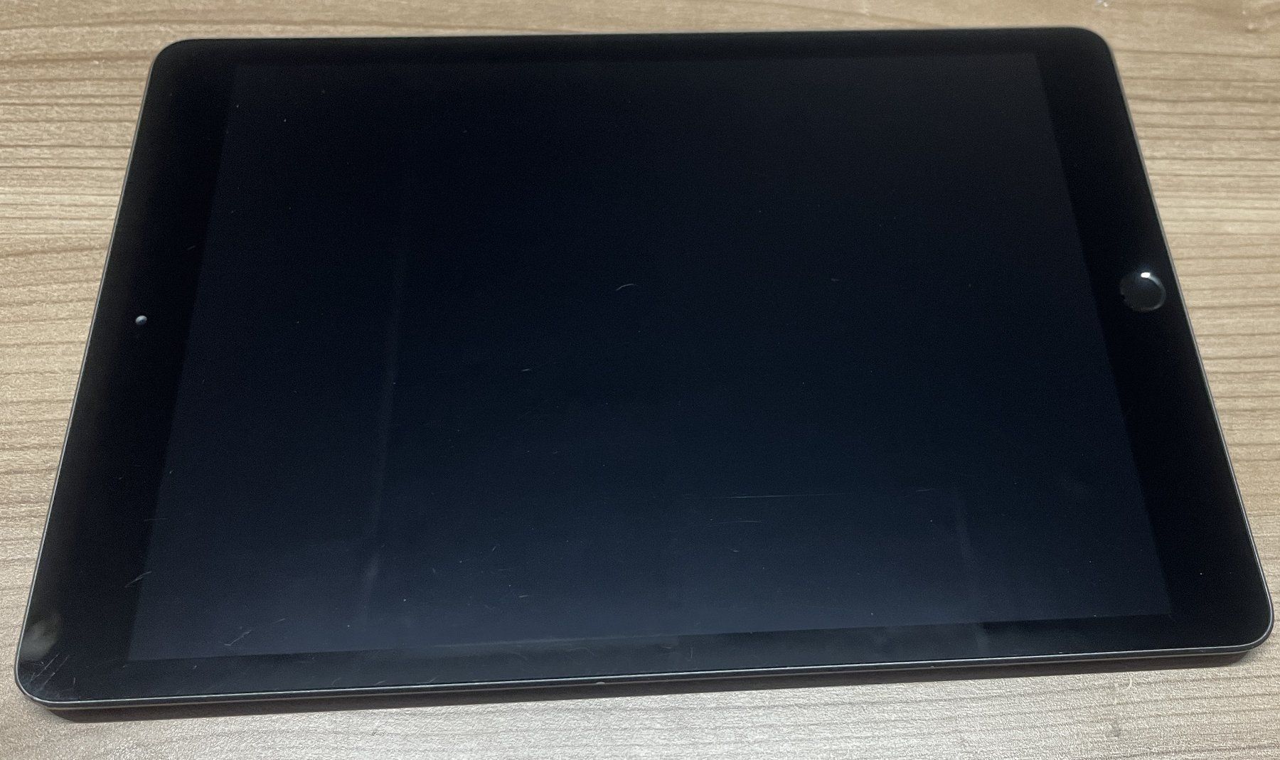Apple Tablet PC: iPad A2197 (Nr.23) – Gebraucht aus Effingen von meierto1 1