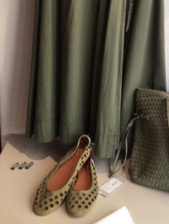 La Garçonne Damen Ballerina Gwen Leder durchbrochen olive 38