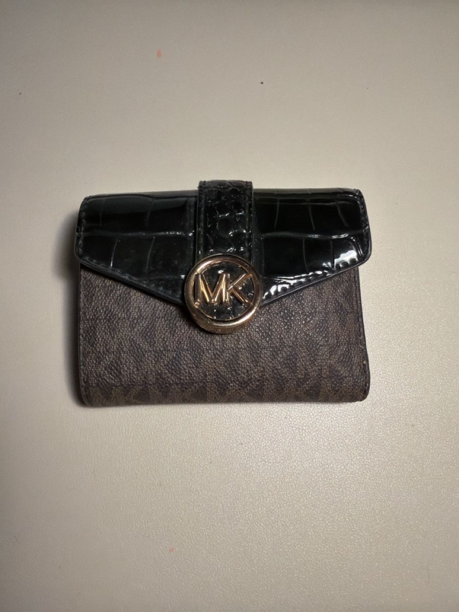 Michael Kors Portemonnaie: Michael Kors Portmonaie – Gebraucht aus Niederuzwil von Lisascloset