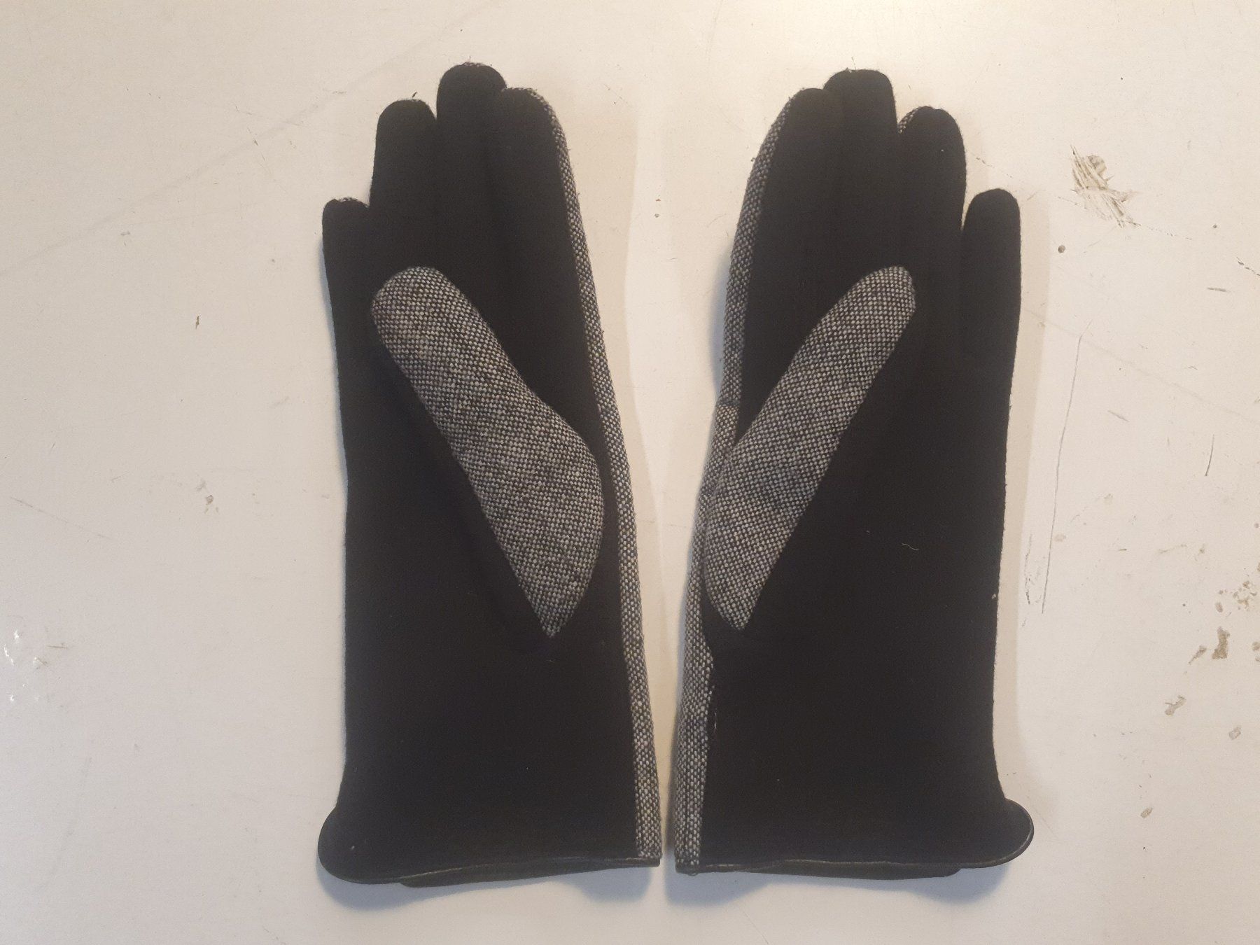Guanti & manicotti: Damenhandschuhe stoff grau grösse S – Usato da Zürich venduto da loosebone