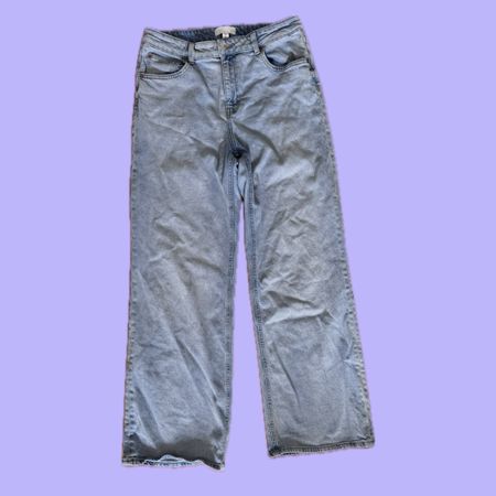 Helle Jeans mit weitem Bein, Gr. 42, H&M