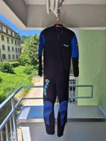 Halbtrockentauchanzug und Eisweste von Mero Ocean