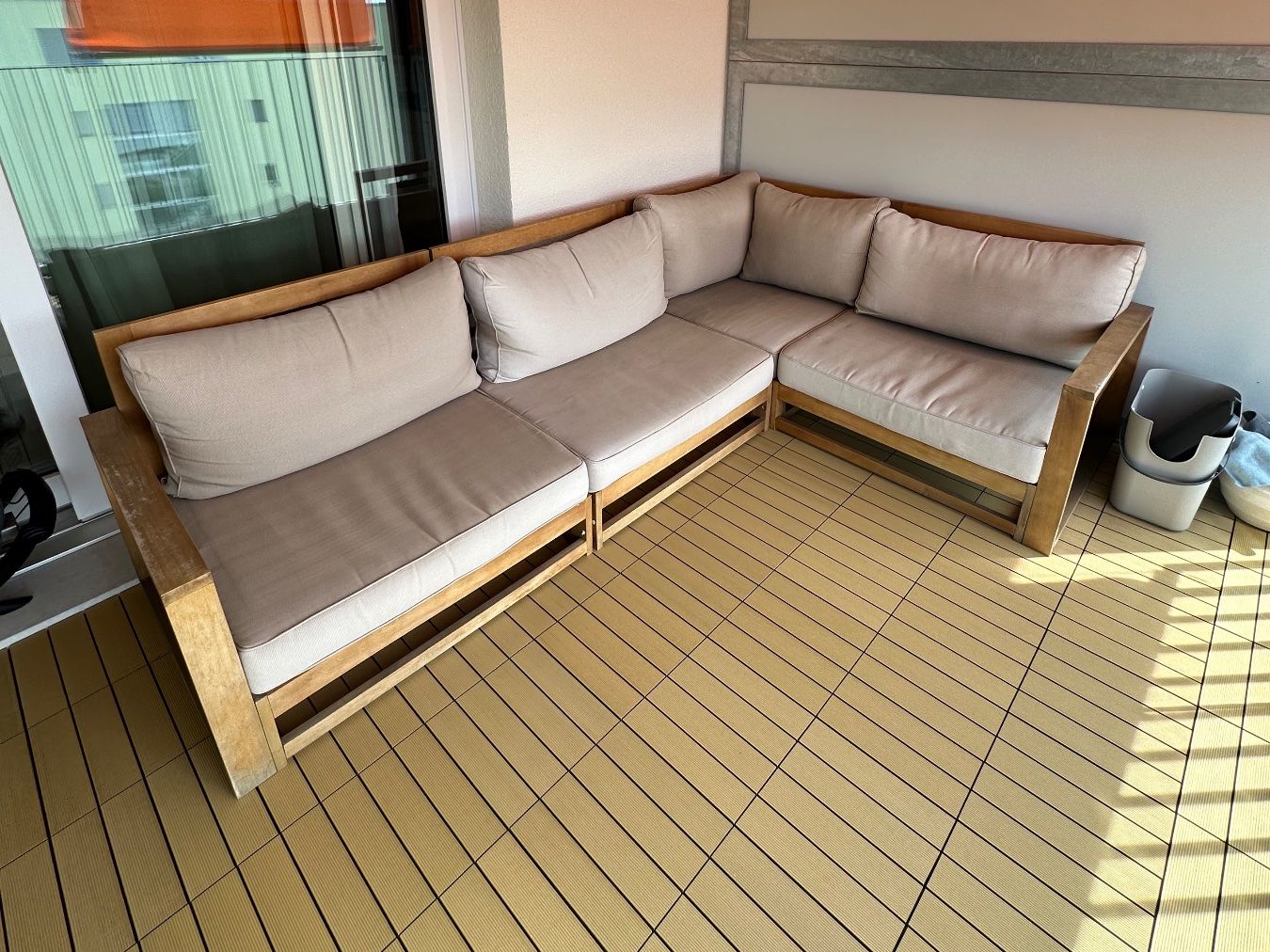 Beliani Divani: Beliani Lounge-Ecksofa inkl. Lounge-Tisch – Usato da Zollikofen venduto da cherry.p