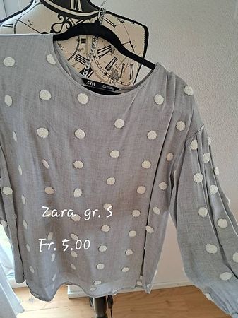 Grand stock de vêtements à liquider 