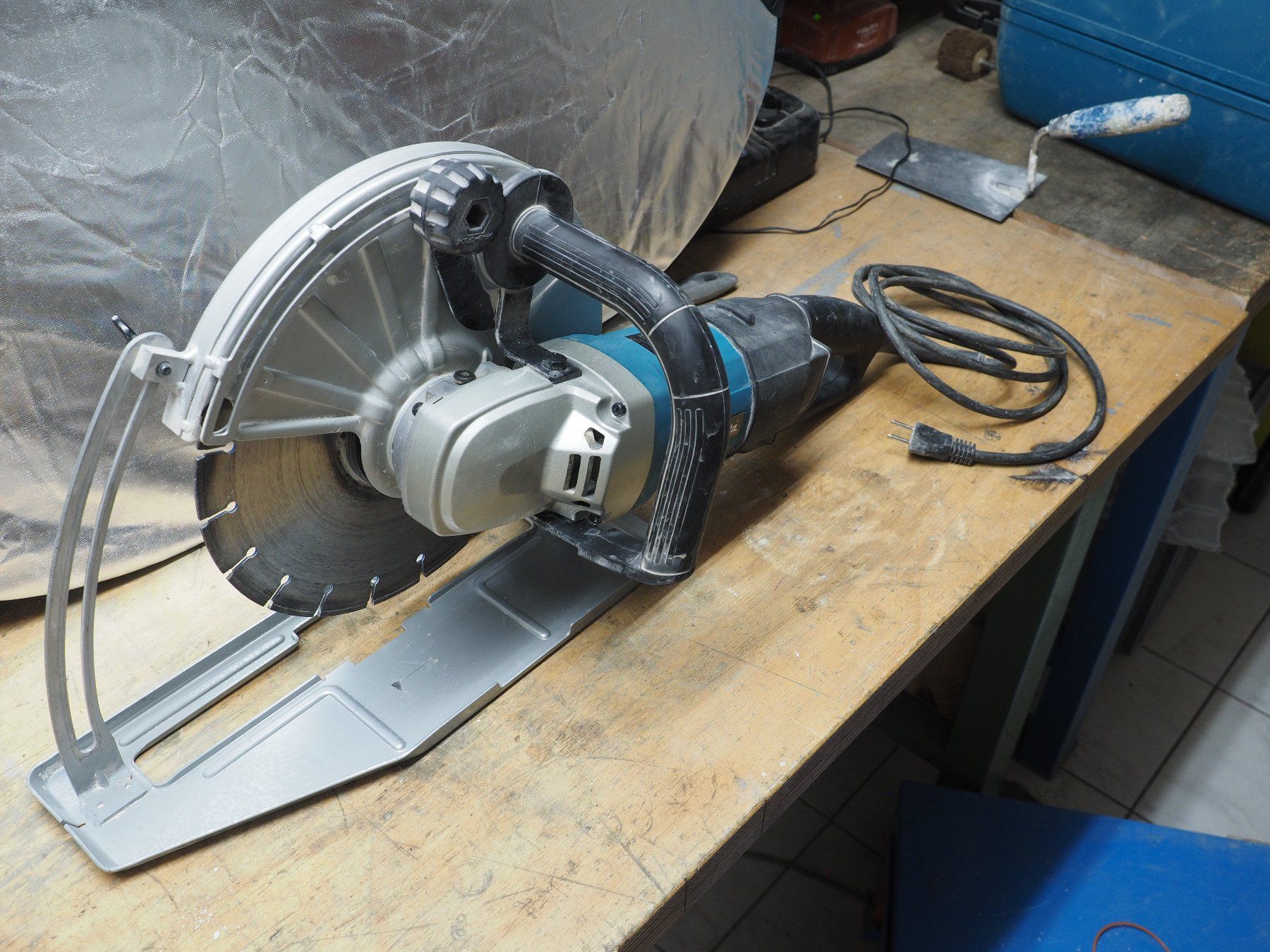 Makita Alle Maschinen: Diamantschneider Makita – Gebraucht aus Arboldswil von Alexis46