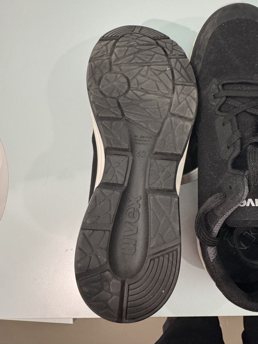 Uvex Scarpe da uomo: UVEX Sicherheitsschuhe Grösse 42 – Usato da Biel/Bienne venduto da Mia2025 2