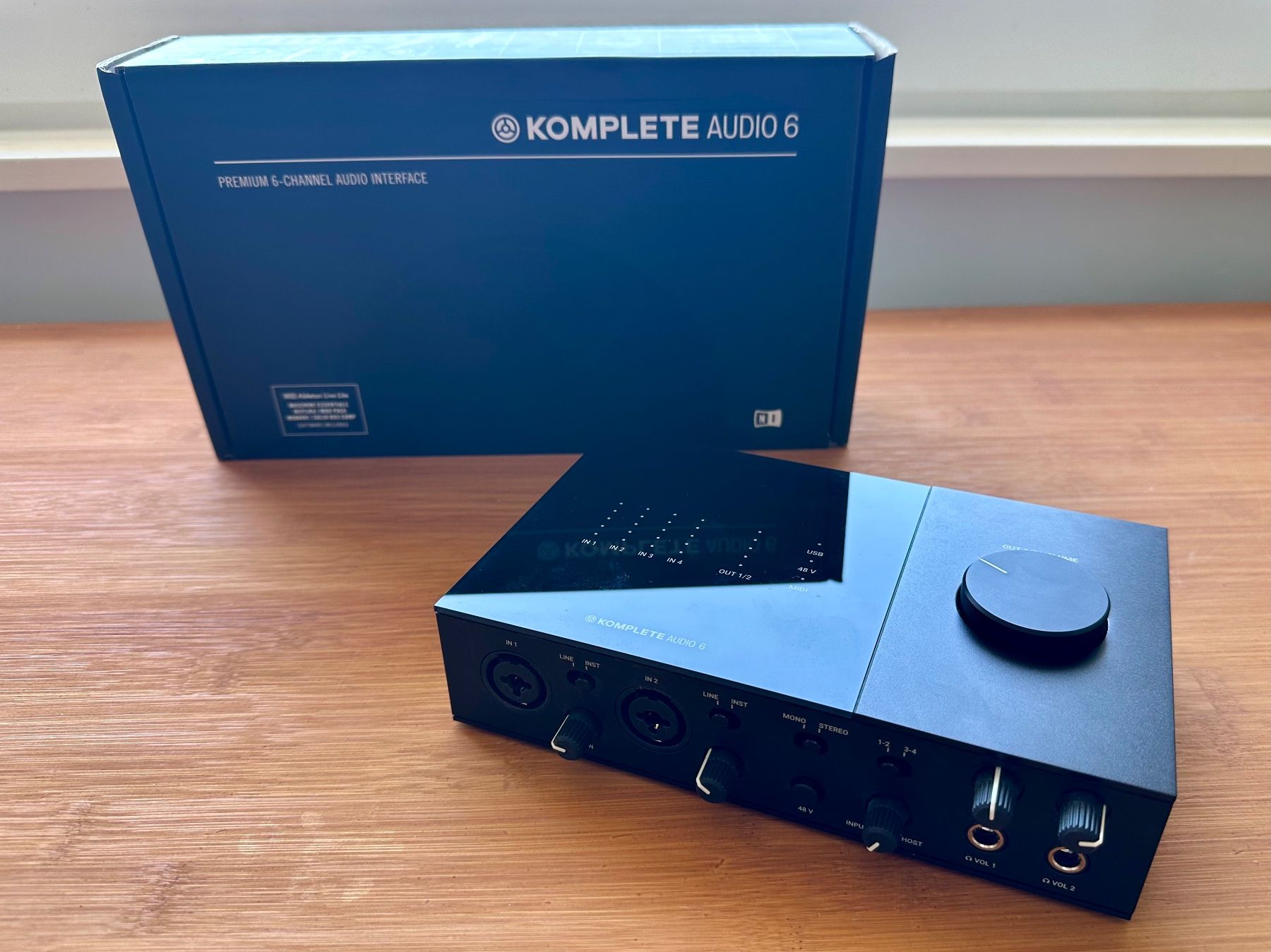 Native Instruments Attrezzatura per studi di registrazione: Native Instruments Komplete Audio 6 – Nuovo (secondo la descrizione) da Lausanne venduto da yan_m5zs 1