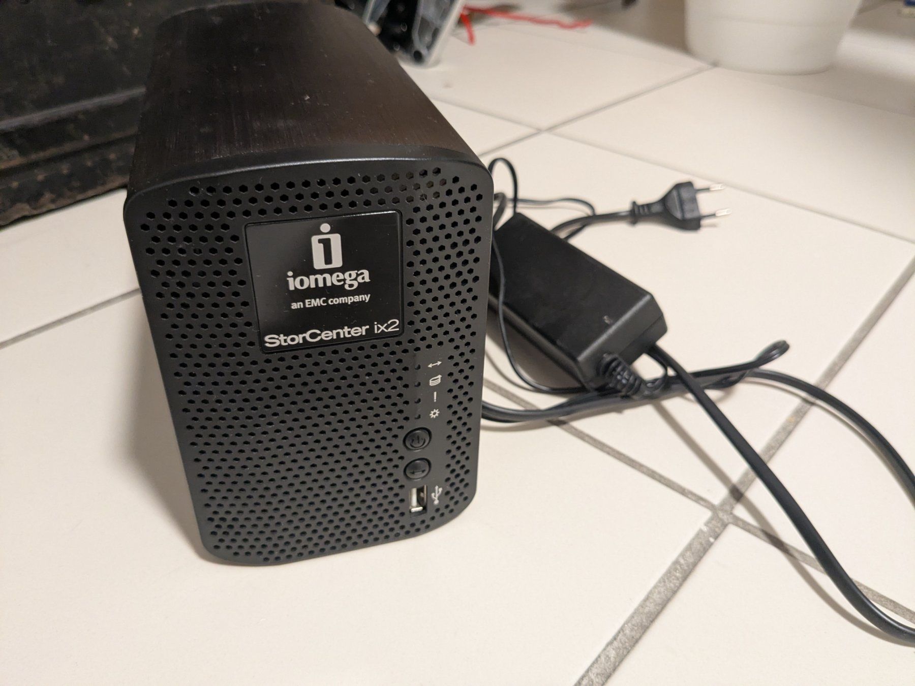 Server: Iomega StorCenter ix2 NAS-System mit Netzteil – Gebraucht aus Hinterkappelen von mr-deamon