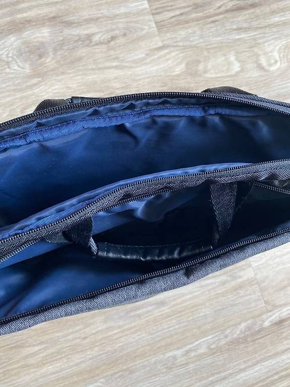 Taschen: HP LaptopTasche / Business Bag 17 zoll (41,5cmx29,5cmx4cm) – Gebraucht aus Basel von gee_c6vd 1