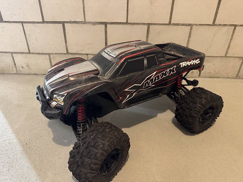 Modellismo RC: Traxxas Xmaxx 8s zu verkaufe  – Usato da Utzigen venduto da bur_fwc9