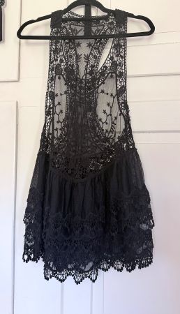 Schwarzes Spitzen-Top, Ibiza-Bohème Style!