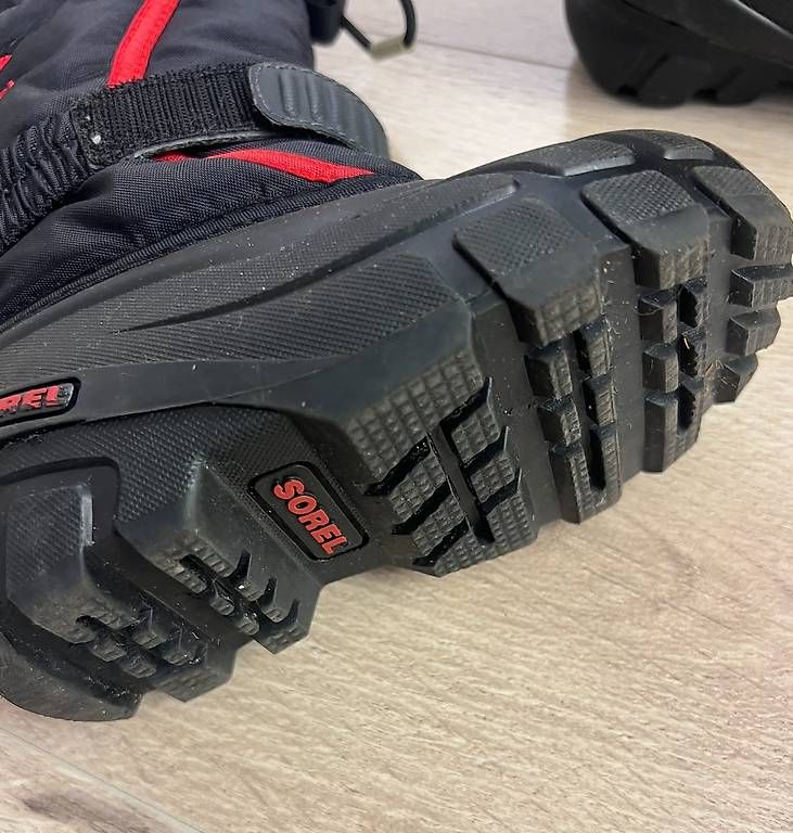 Scarpe per ragazzi: Sorell numero 25 – Usato da Verscio venduto da mic_q9pq 1