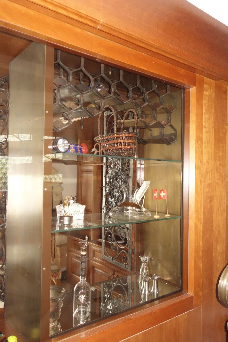 Vitrinen: Schmiedeeisen Vitrine Handwerkskunst – Gebraucht aus Weggis von Giorgio3005 3