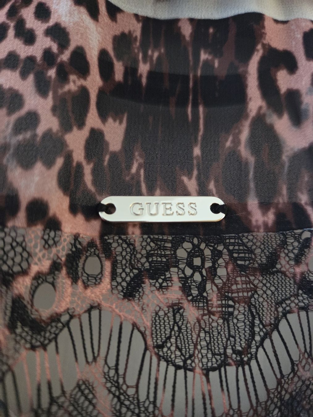Guess Camicette: Leoparden Guess Bluse Gr. S – Usato da Dänikon ZH venduto da FicusLyrata 7